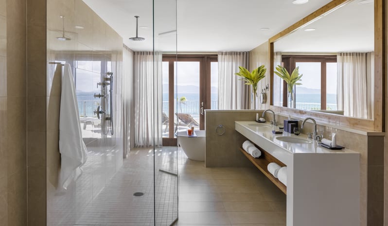 Oceanfront Junior Suite Bathroom
